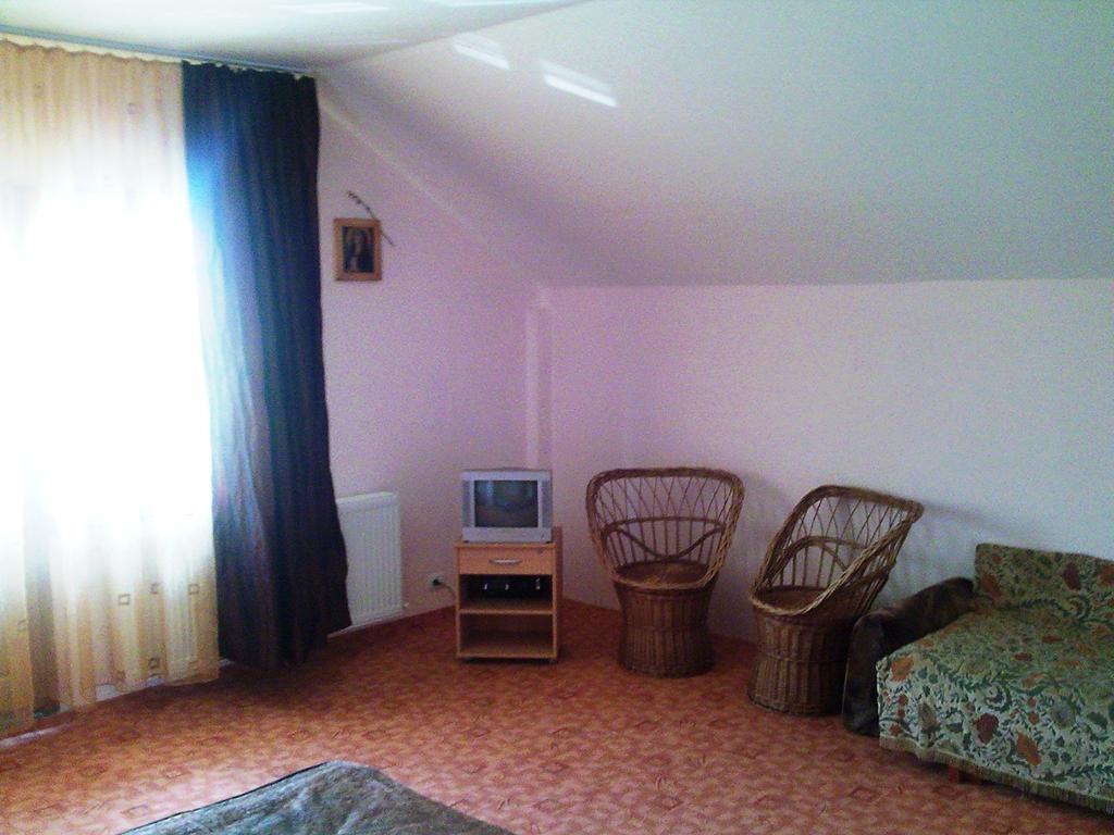 Casa Mora Otel Sucevita Oda fotoğraf