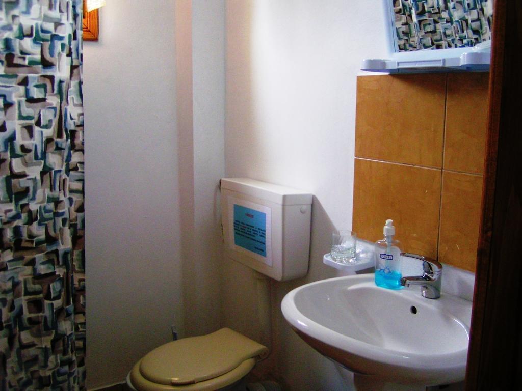 Casa Mora Otel Sucevita Oda fotoğraf
