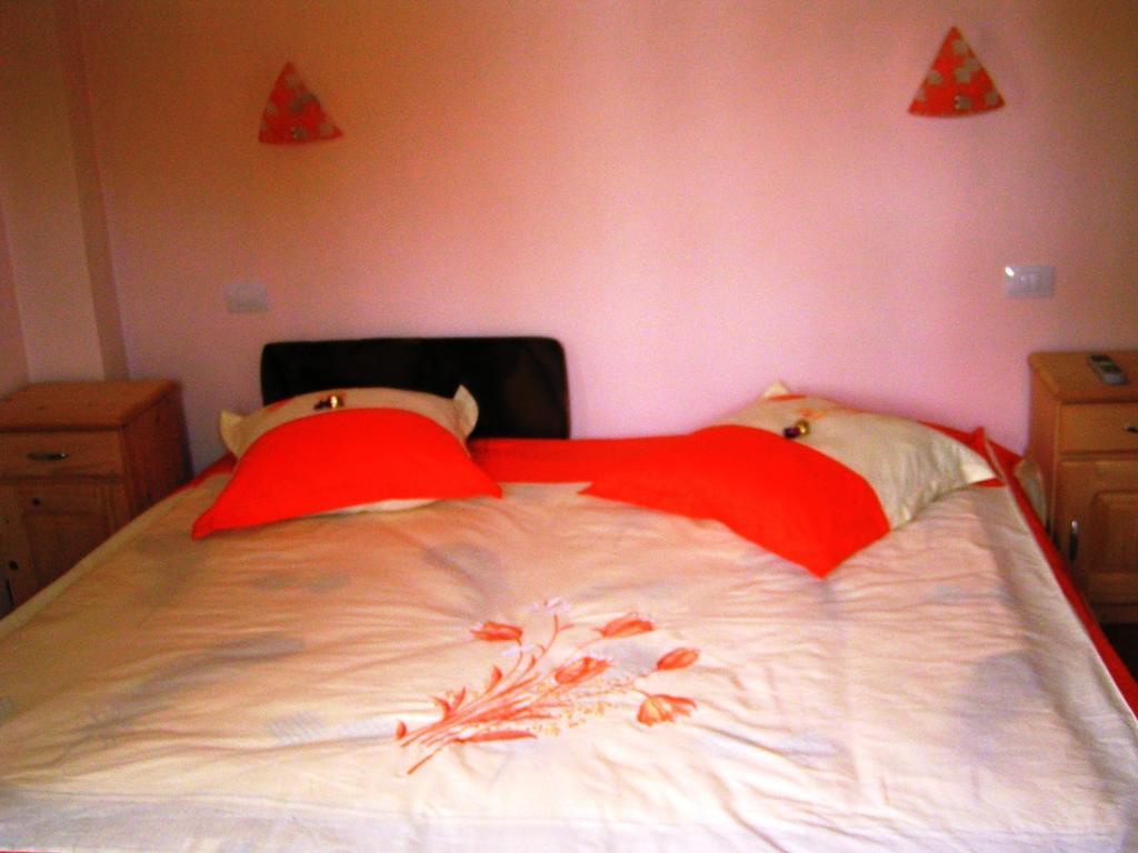 Casa Mora Otel Sucevita Oda fotoğraf